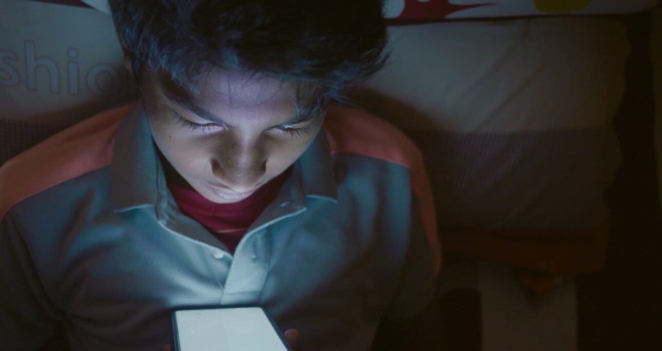 Ansiedad y Redes Sociales: La Conexión que Nos Está Desconectando